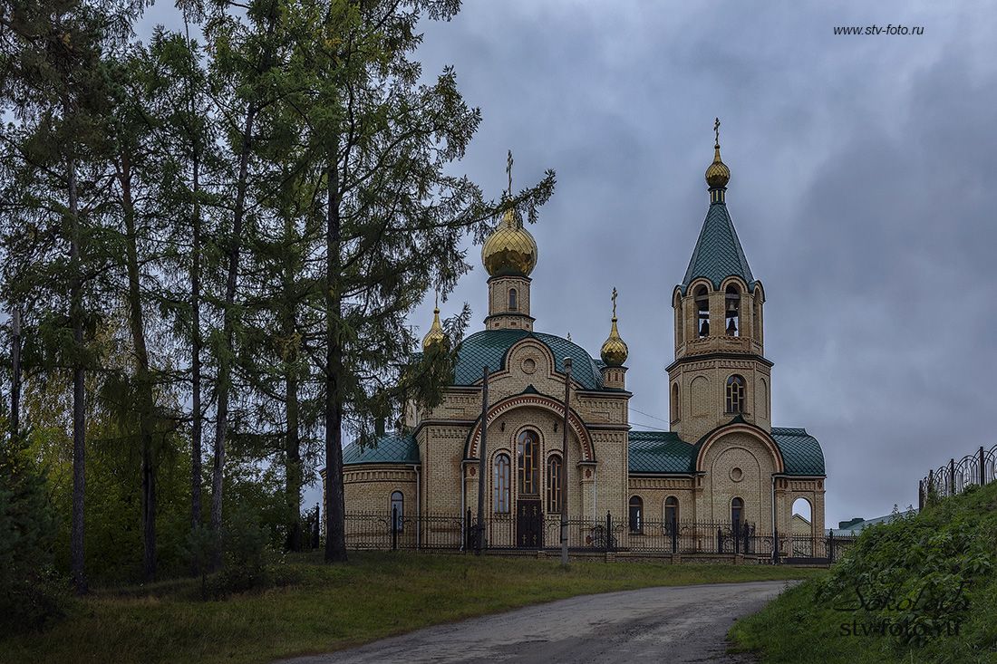 Церковь Петра и Павла в селе Петропавловка Муромцевского района Омской области
