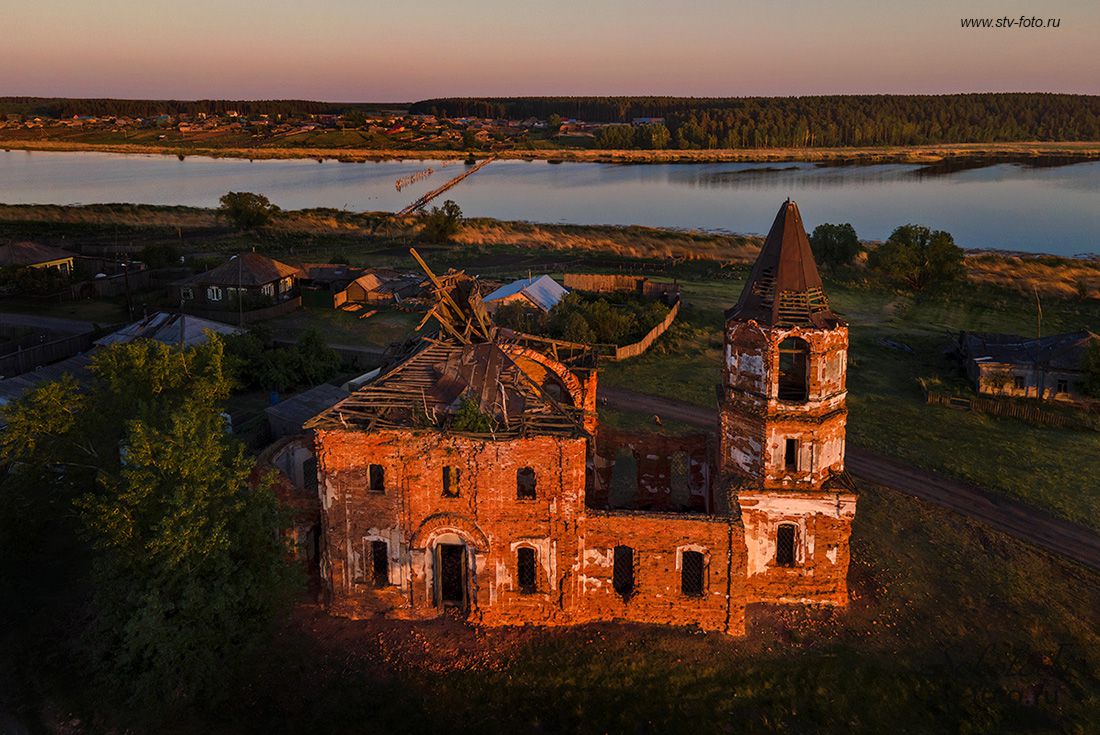 Церковь Николая Чудотворца в деревне Острова Юргамышского района Курганской области